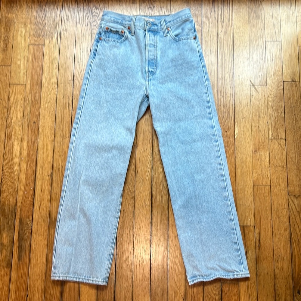 Levi’s Ribcage Ankle Straight Jeans | size 26 | light wash